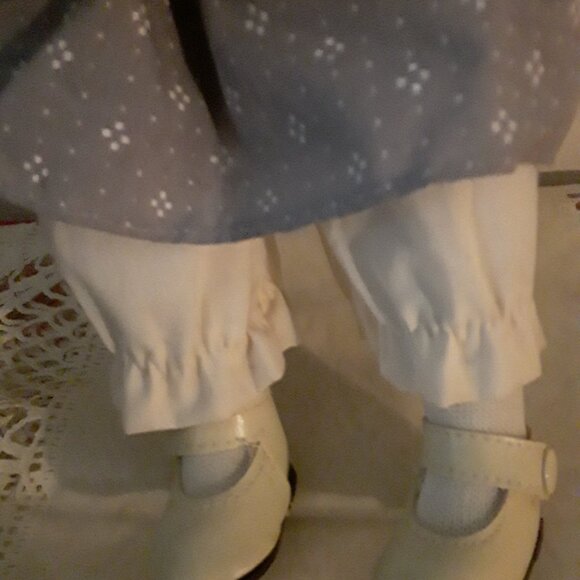 Lexington Hall Ltd. Wimbledon Collector Porcelain Doll - Hand Made - JULIE - Picture 3 of 7